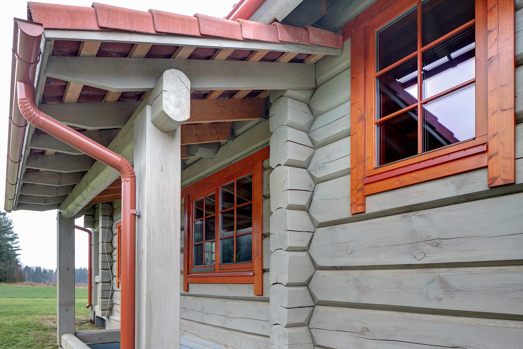 Käsitöö detail — tahutud palknurgad